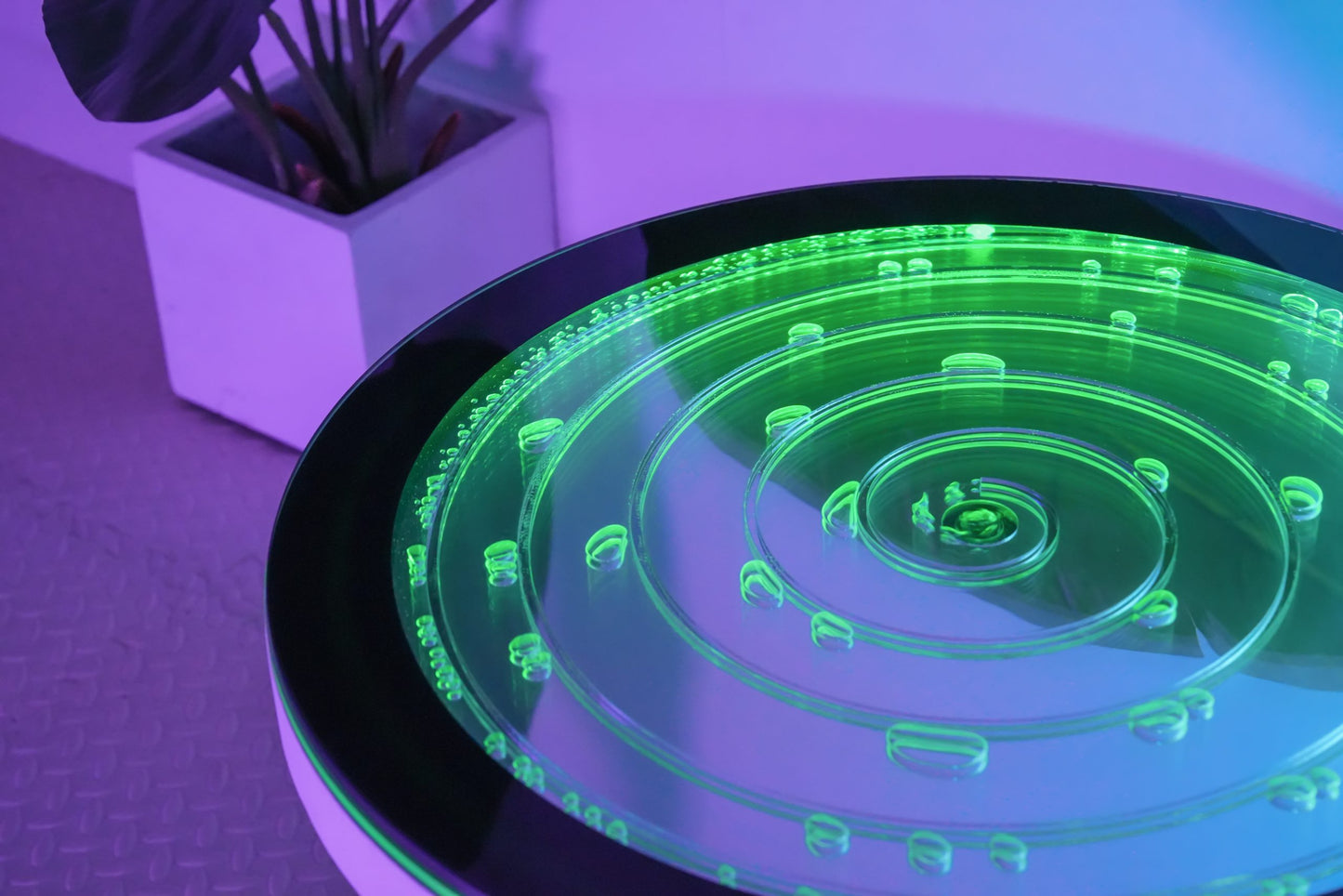 Maze Bubble Table