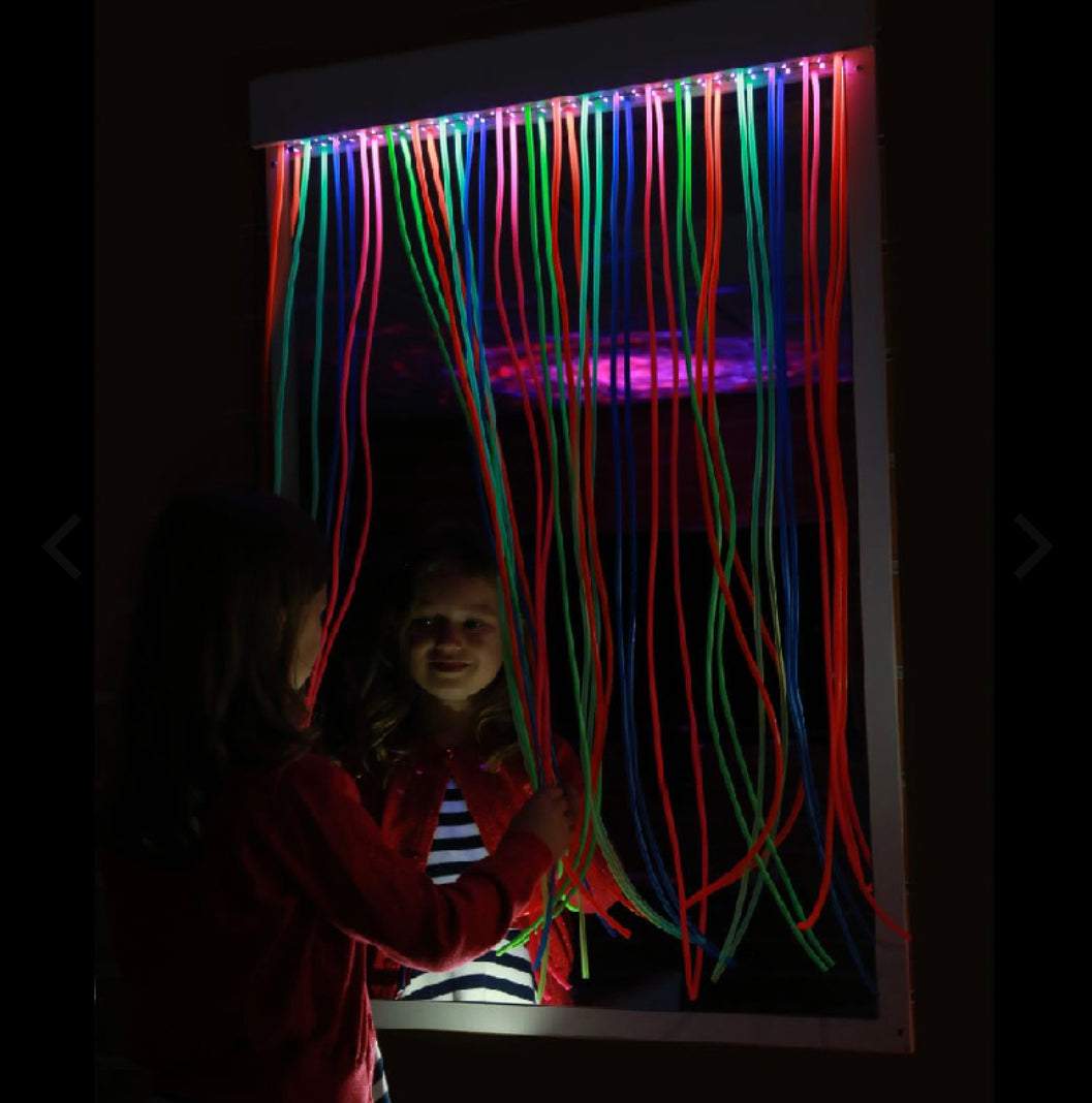 UV Mirror with Strands – 100 x 70cm Includes UV light Stip